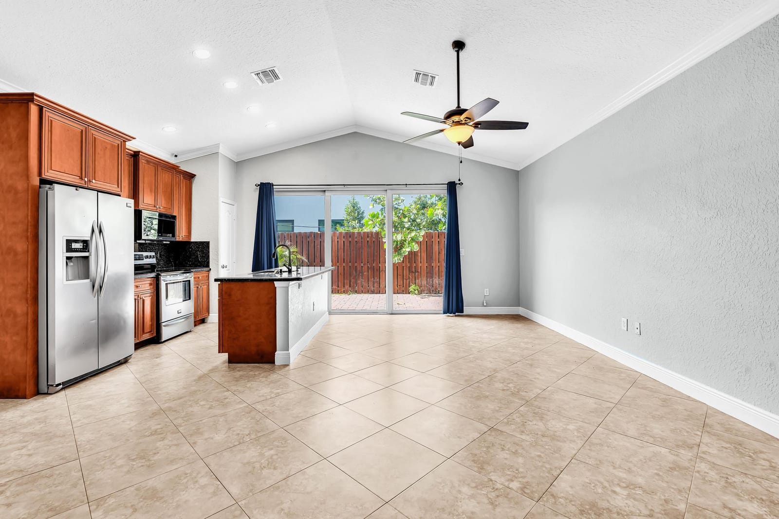 3113 Shelby Way — photo 2