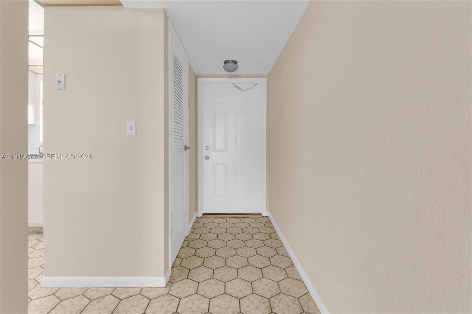 3100 W Rolling Hills Circle 707, Davie, FL 33328 photo 2
