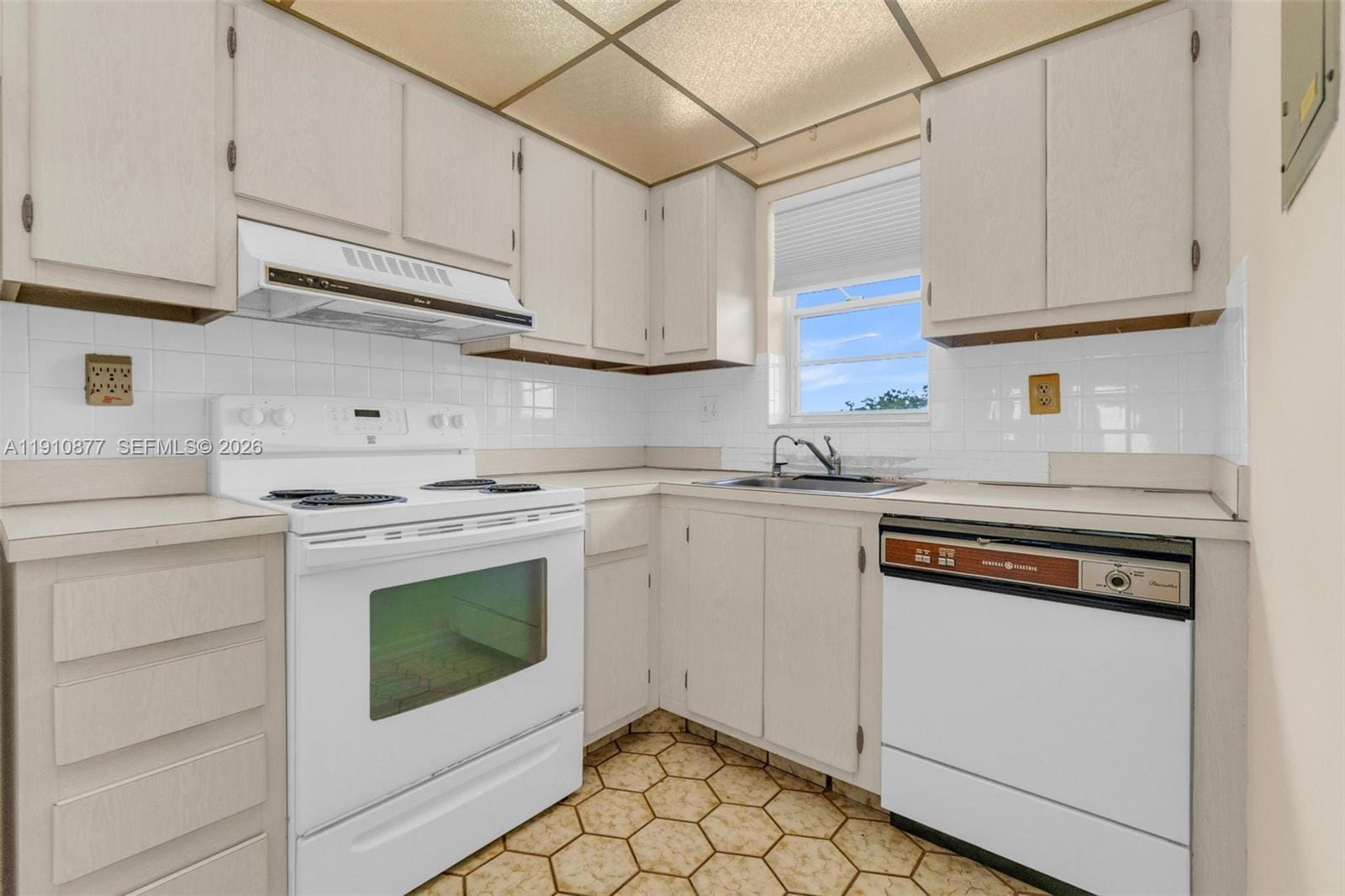 3100 W Rolling Hills Circle 707, Davie, FL 33328 photo 22