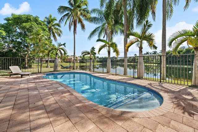 1260 Fairfax Court, sold in Sector 5 Prcl 21/22 137-4, Weston, FL