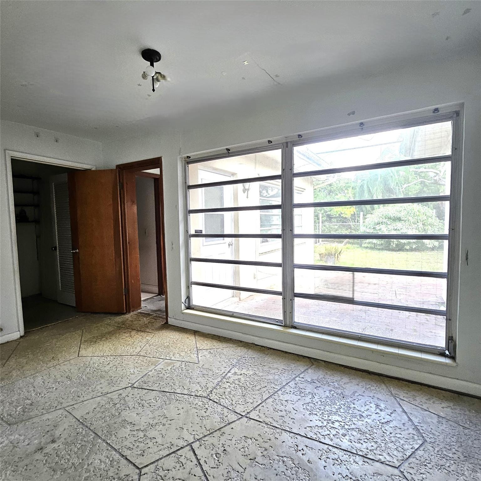 370 NW 65th Avenue — photo 4