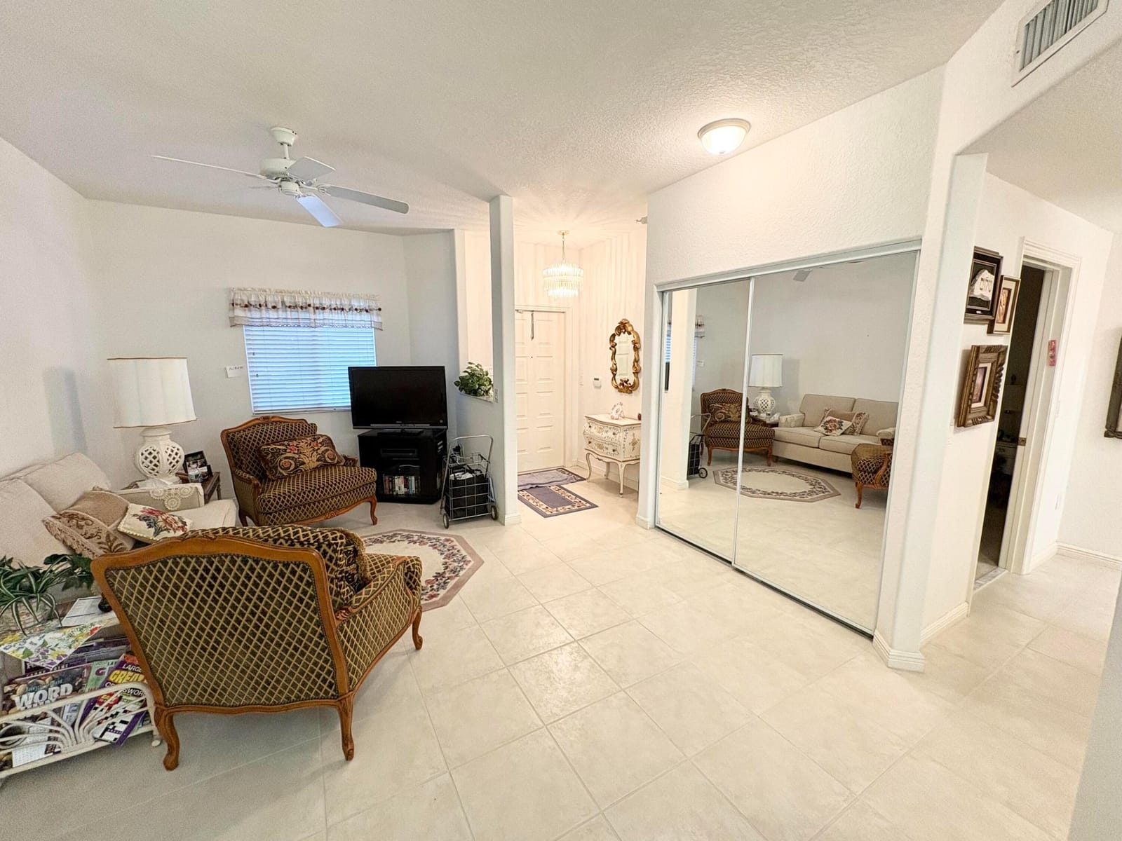 7715 Southampton Terrace 402 — photo 4