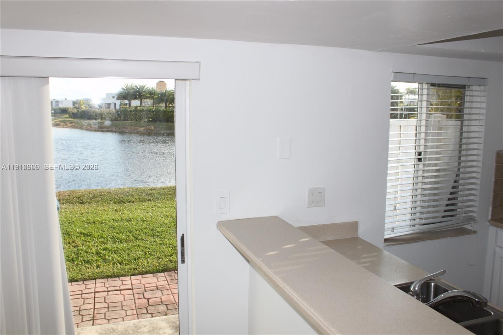 180 Riviera Circle 30-5, Weston, FL 33326 photo 17