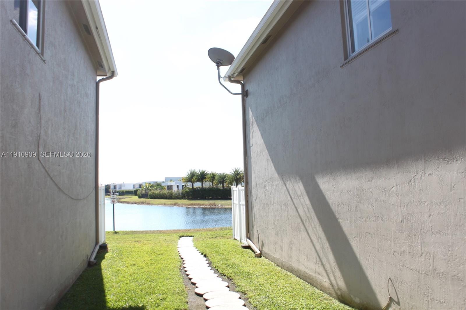 180 Riviera Circle 30-5 — photo 4