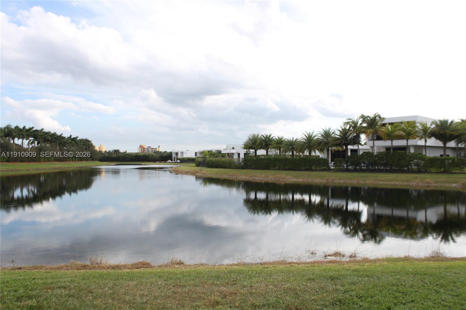 180 Riviera Circle 305, Weston, FL 33326, Weston