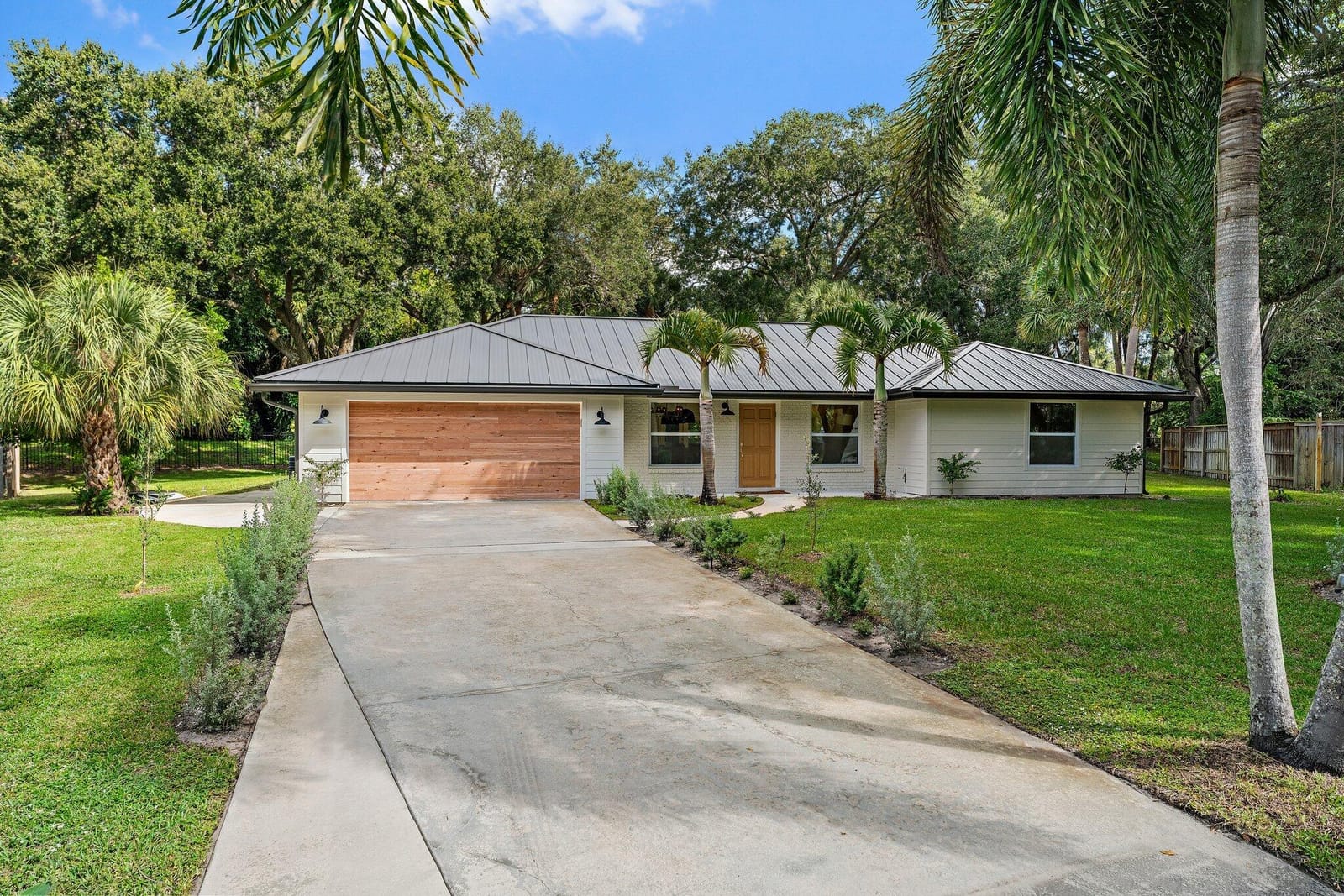 11070 Oakway Circle, Palm Beach Gardens, FL 33410