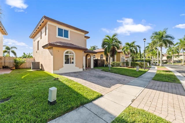 2526 NE 41st Avenue, sold in Meghans Place, Homestead, FL