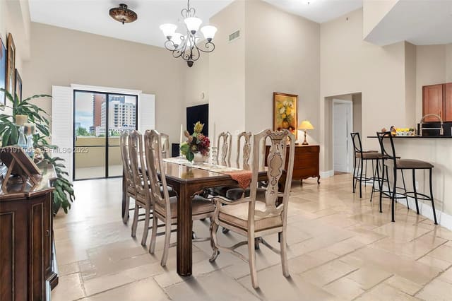 8390 SW 72nd Avenue 320, sold in Colonnade At Dadeland Se, Miami, FL