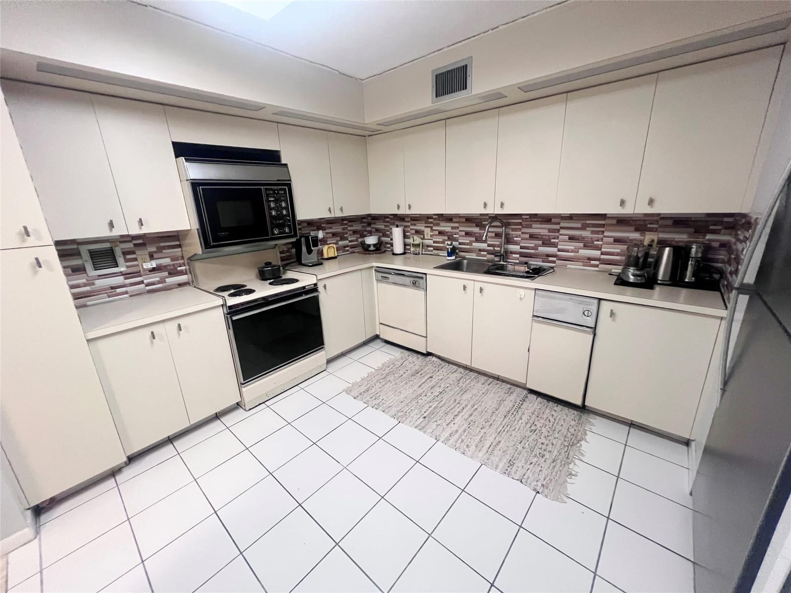 2802 N 46th Avenue 321b, Hollywood, FL 33021 photo 12