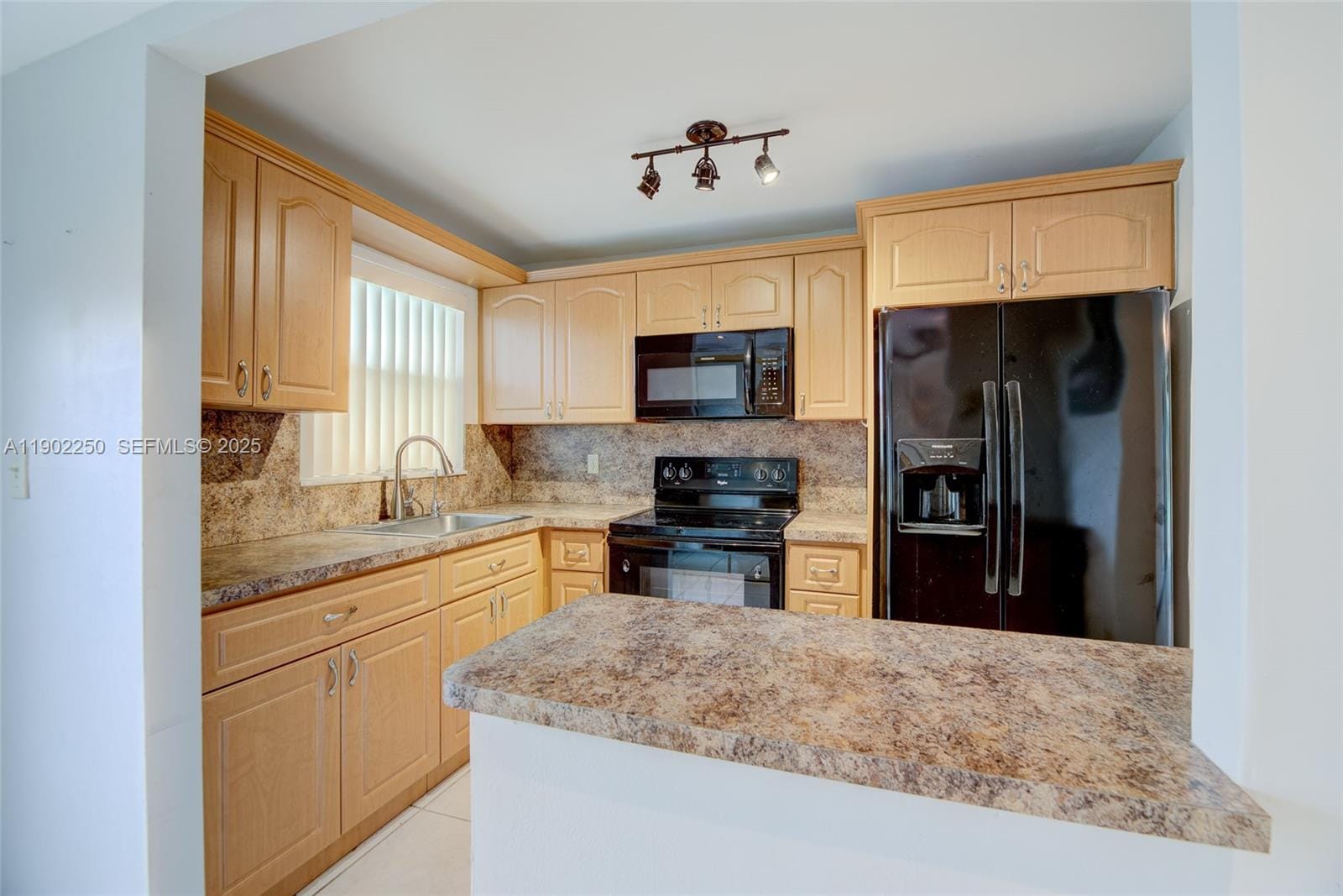 8510 Sunrise Lakes Boulevard 202 — photo 11