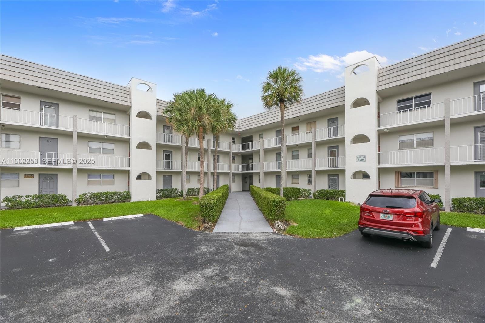 8510 Sunrise Lakes Boulevard 202 — photo 3