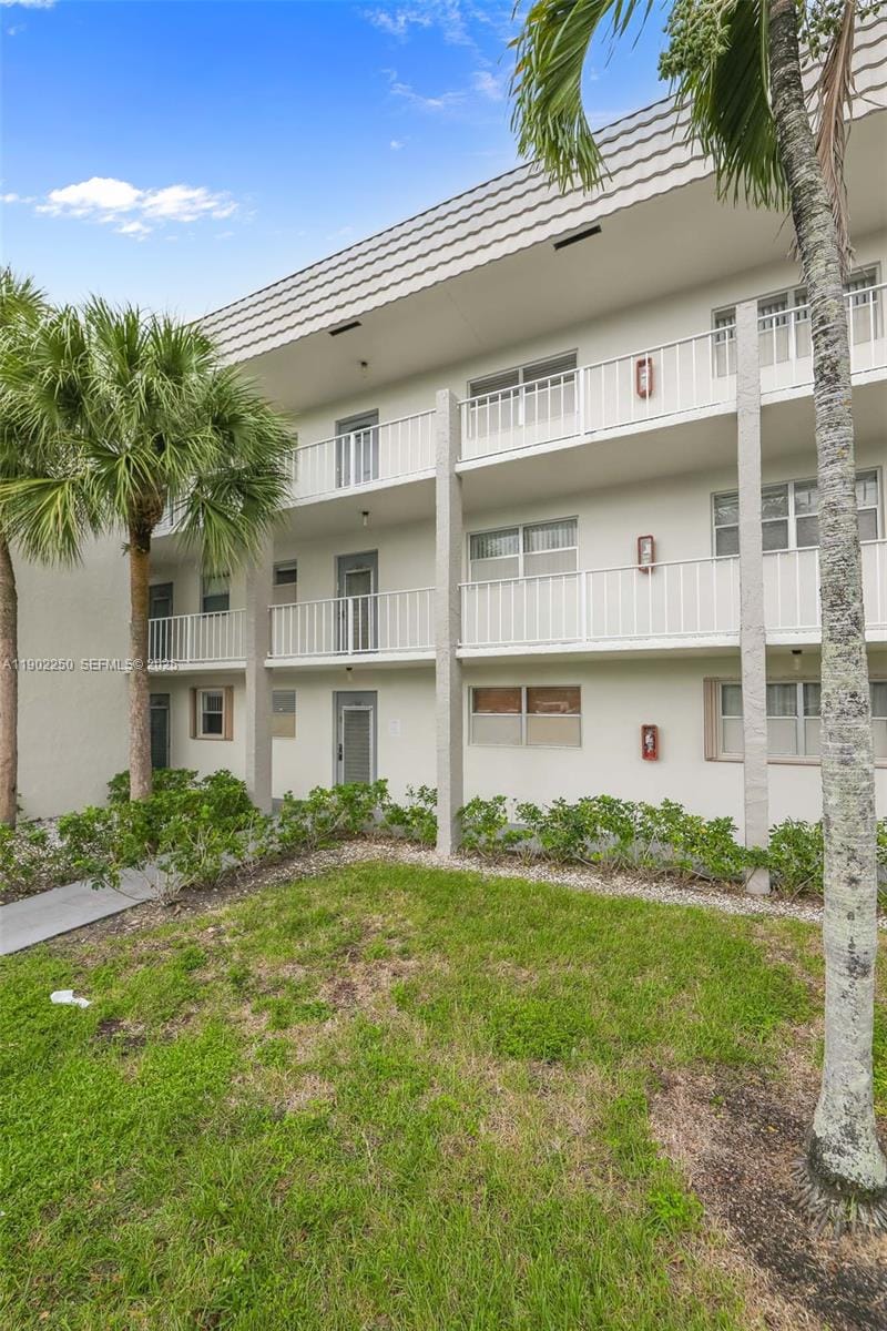 8510 Sunrise Lakes Boulevard 202 — photo 4