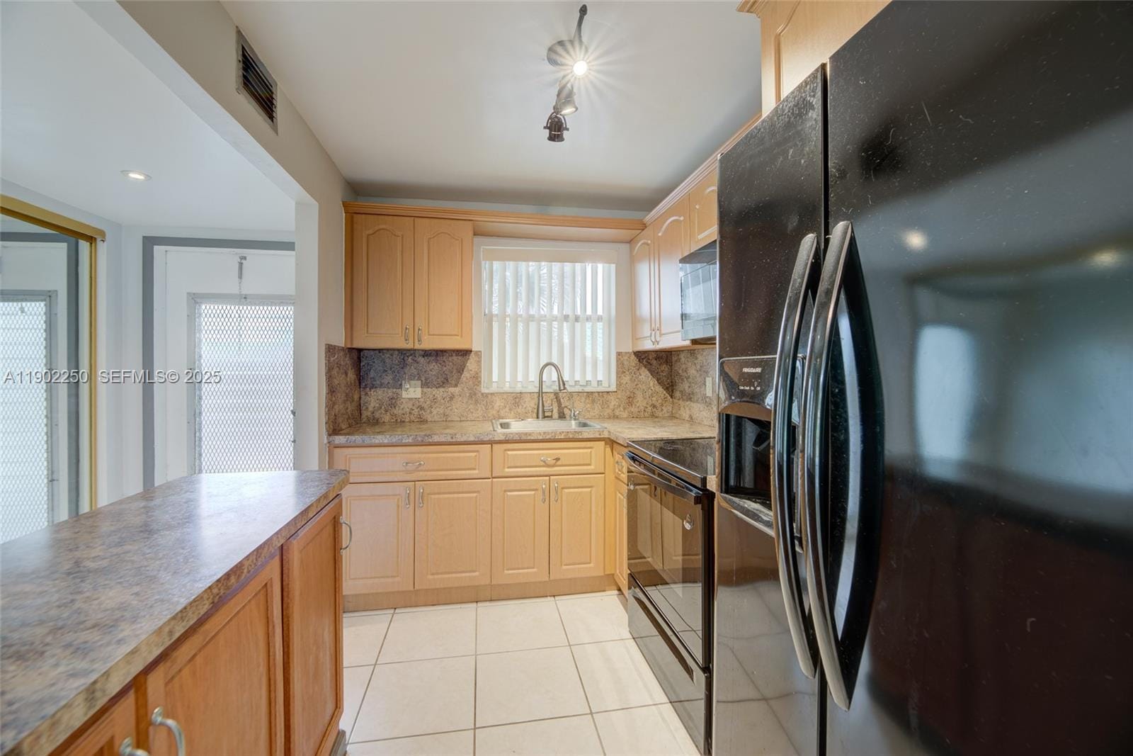 8510 Sunrise Lakes Boulevard 202 — photo 9