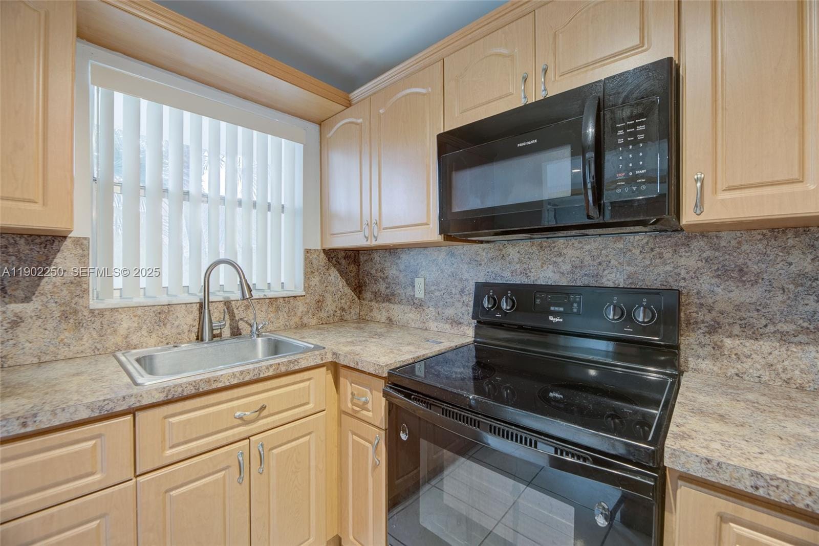 8510 Sunrise Lakes Boulevard 202 — photo 10