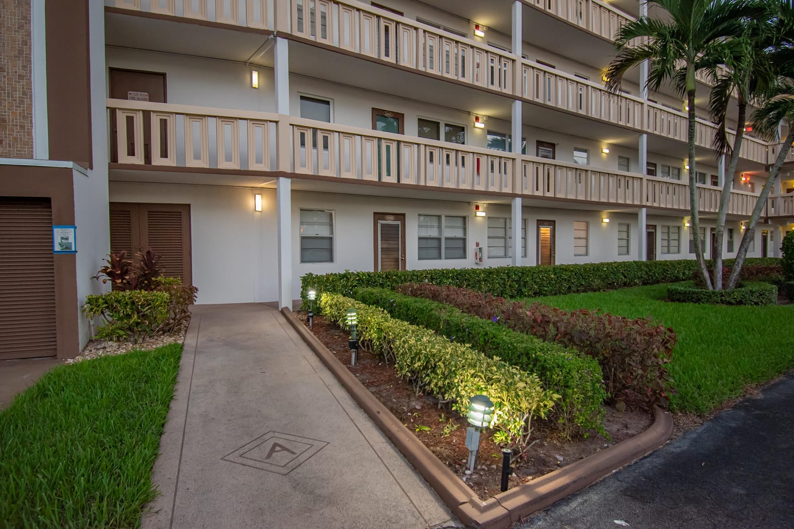 1006 Guildford A, Boca Raton, FL 33434 photo 2