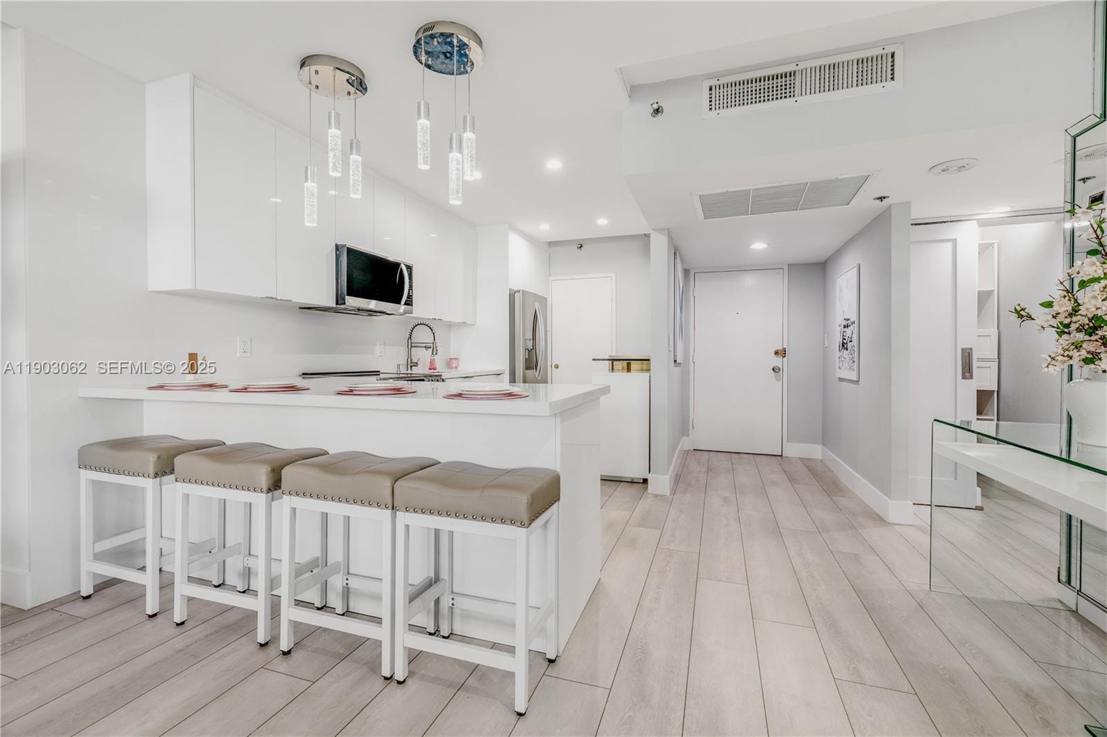 100 Lincoln Road 323 — photo 12