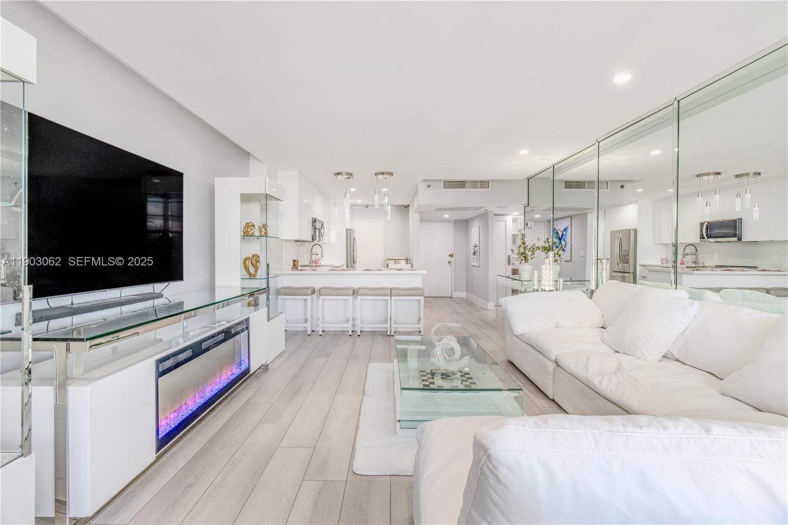 100 Lincoln Road 323 — photo 9