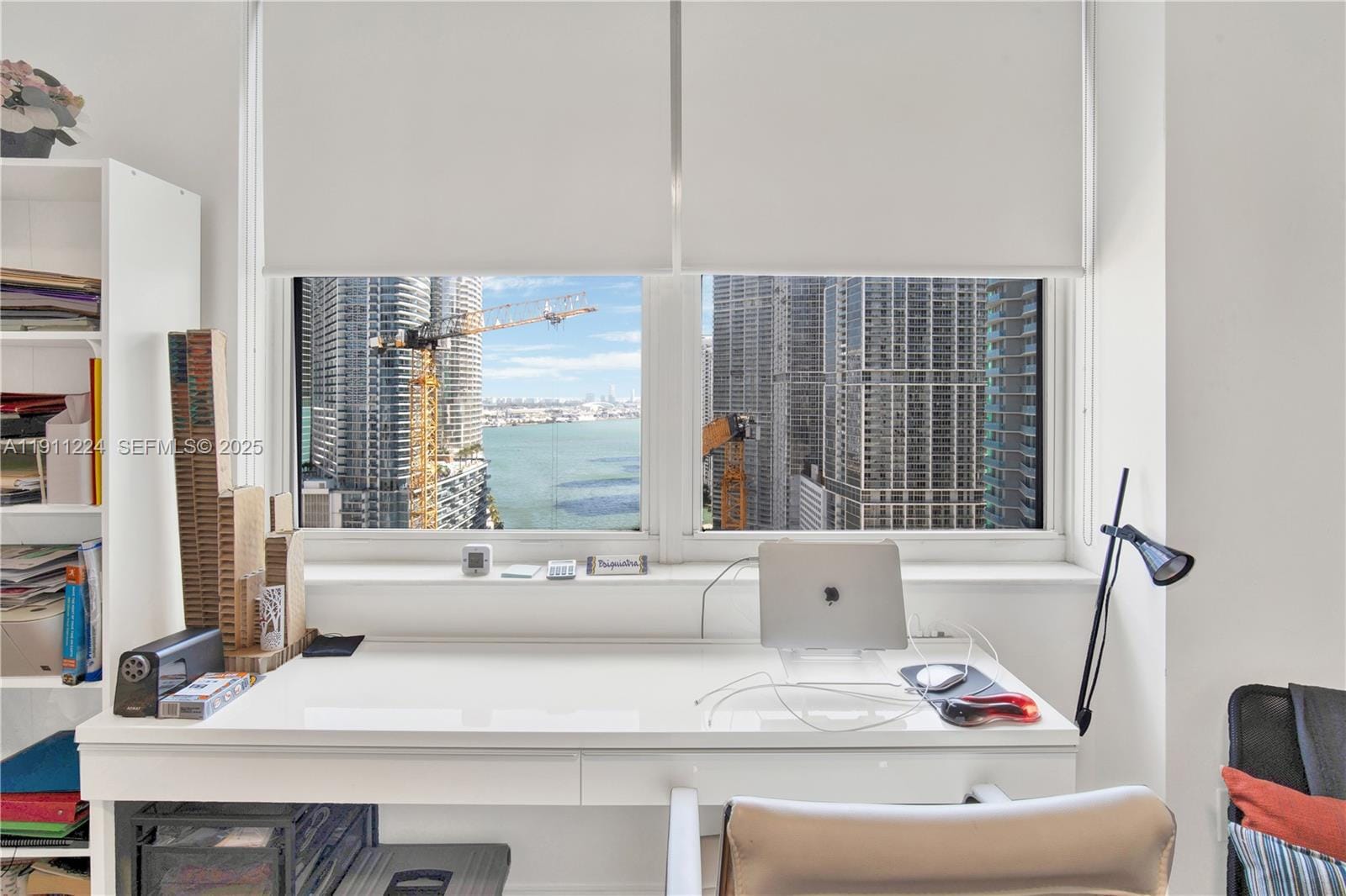 31 SE 5th Street 2910, Miami, FL 33131 photo 17