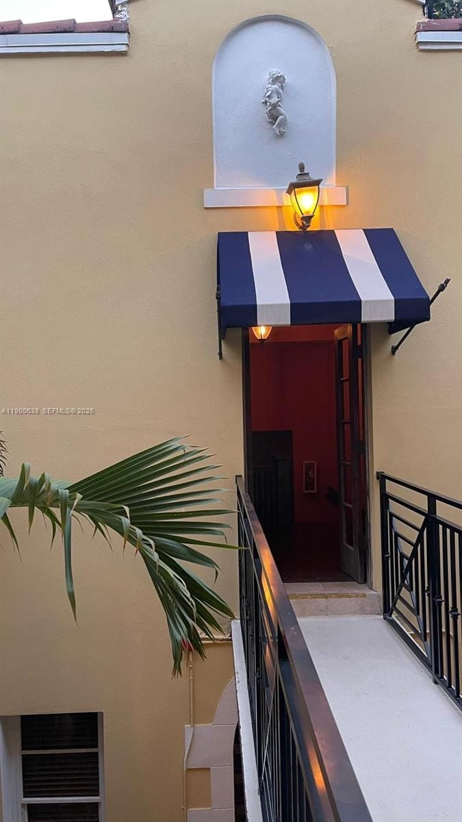 4812 Pine Tree Drive 204 — photo 12