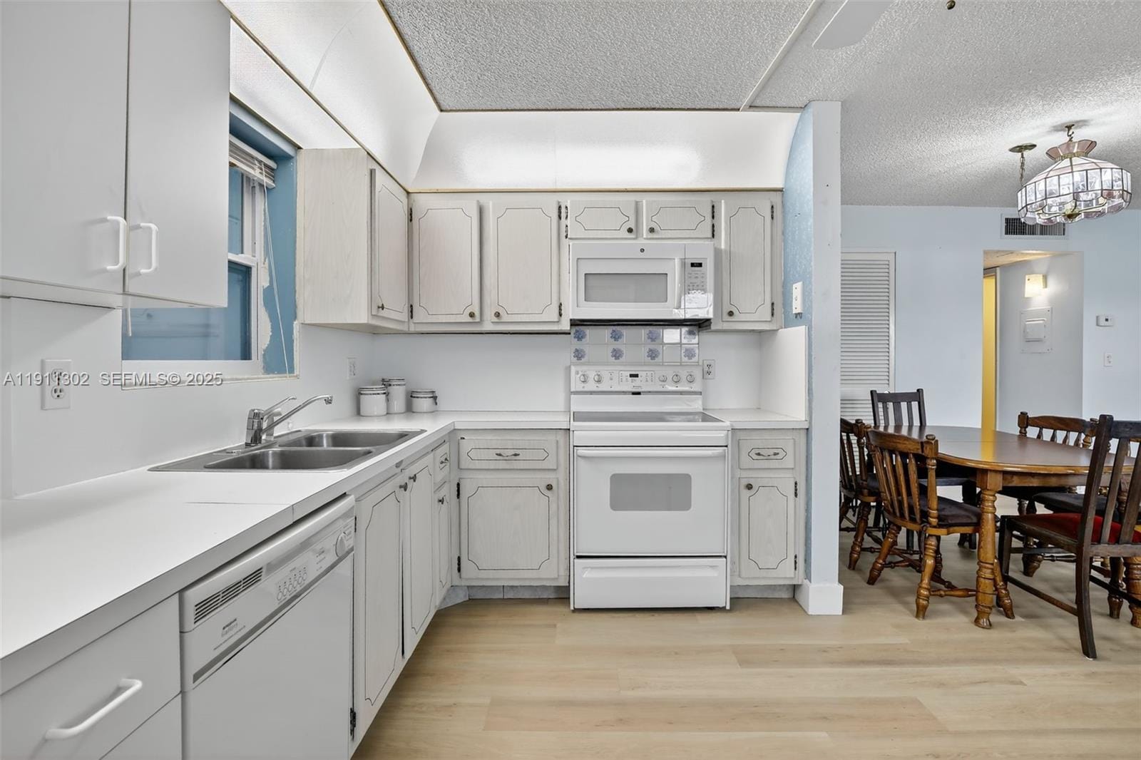 1354 N 12th Court 11B — photo 3