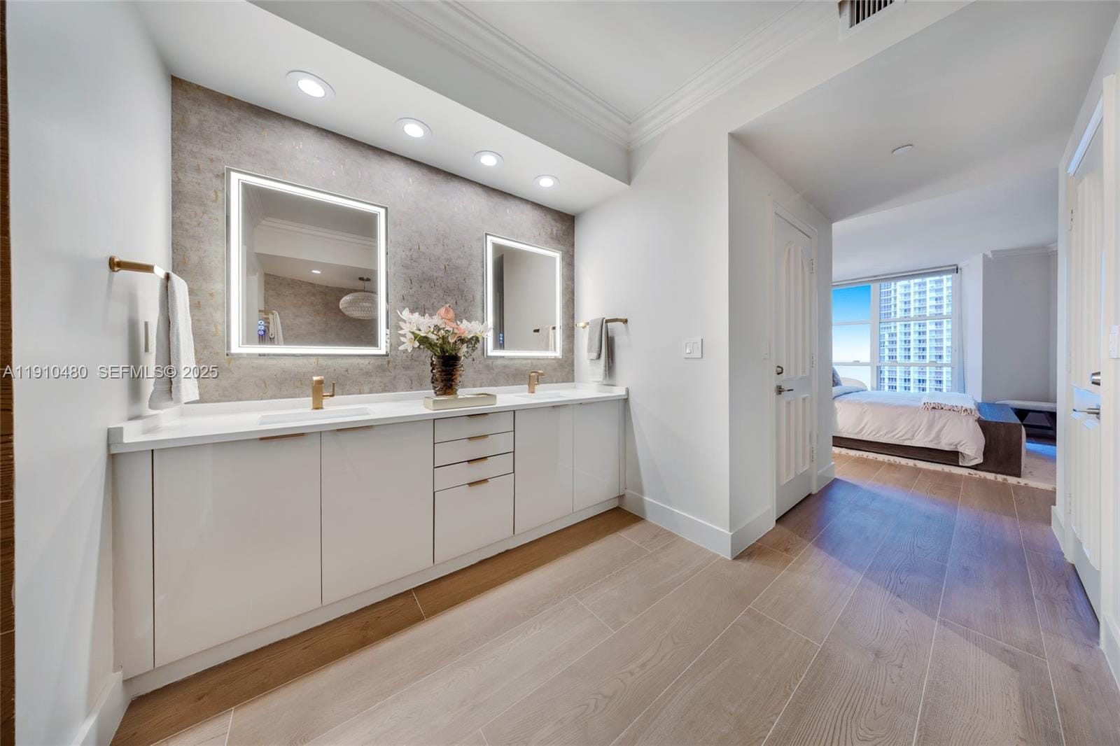 300 S Pointe Drive 1702, Miami Beach, FL 33139 photo 30