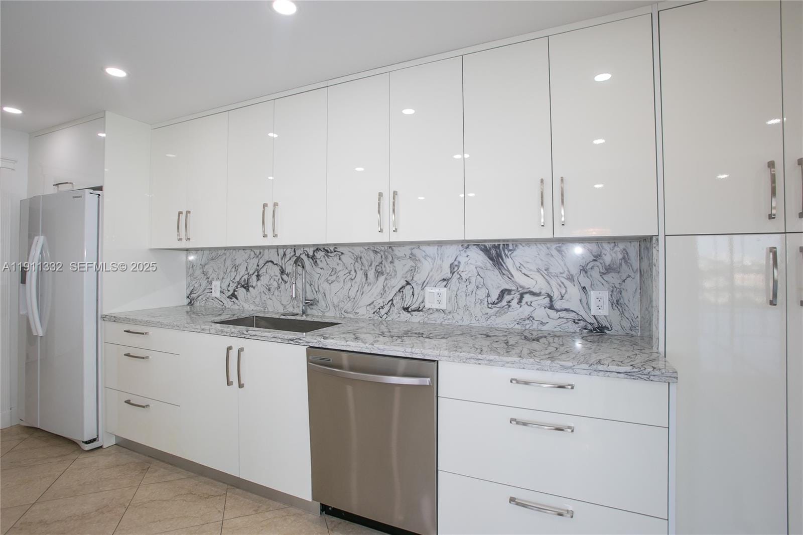 1800 NE 114th Street 2011, Miami, FL 33181 photo 4