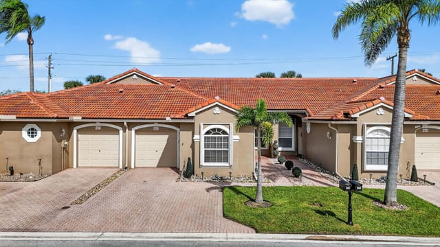 8451 Via Serena, sold in Mizner Pointe Of Boca Via Ancho, Boca Raton, FL