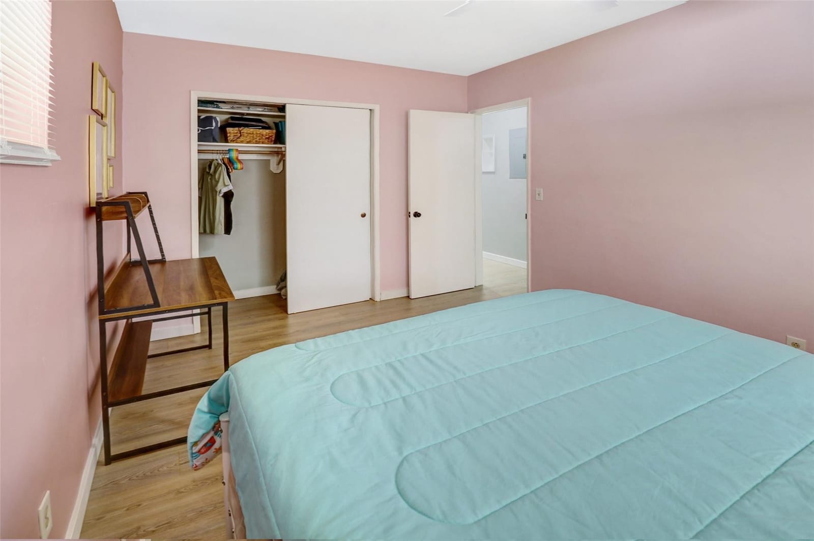 131 NE 55th Street, Oakland Park, FL 33334 photo 13