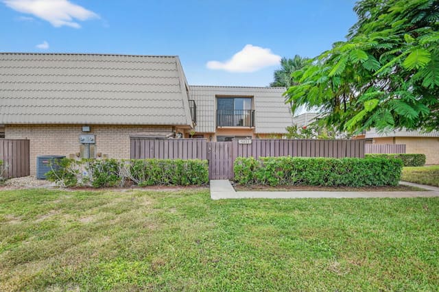 5033 50 Way, West Palm Beach, FL 33409