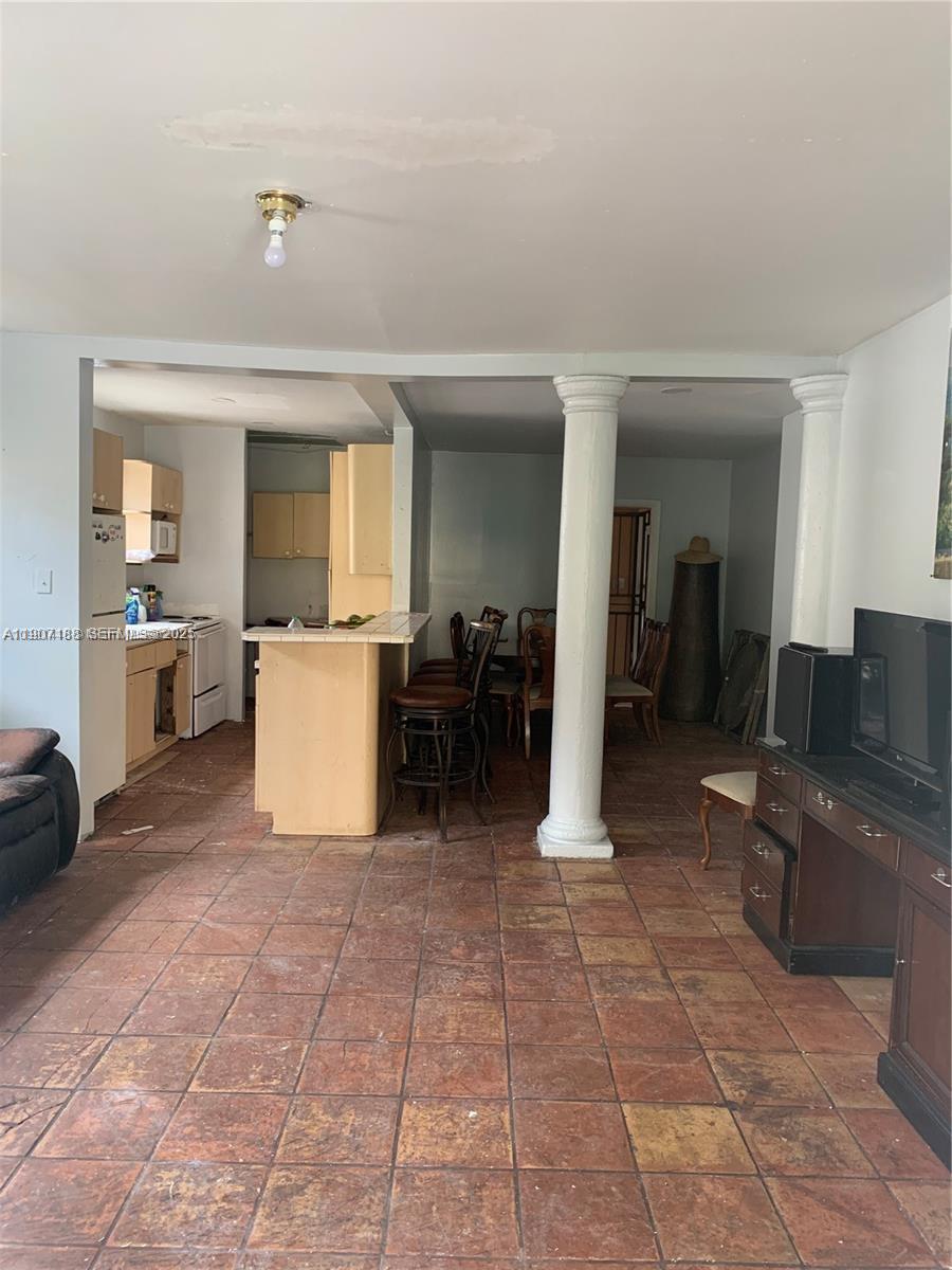 1037 NW 30th Street, Miami, FL 33127, Miami