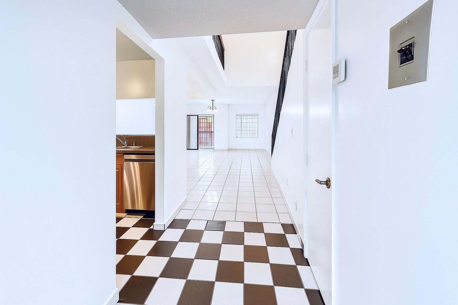 824 W 41st Street 52 — photo 12