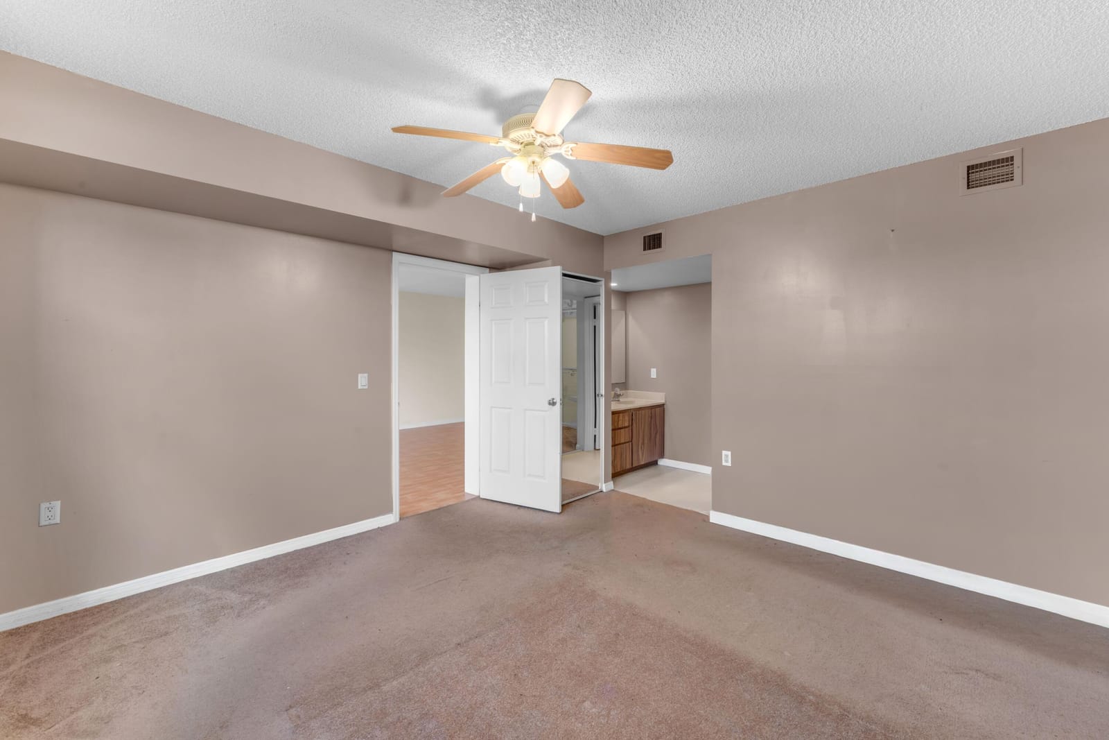 3540 Whitehall Drive 203, West Palm Beach, FL 33401 photo 12