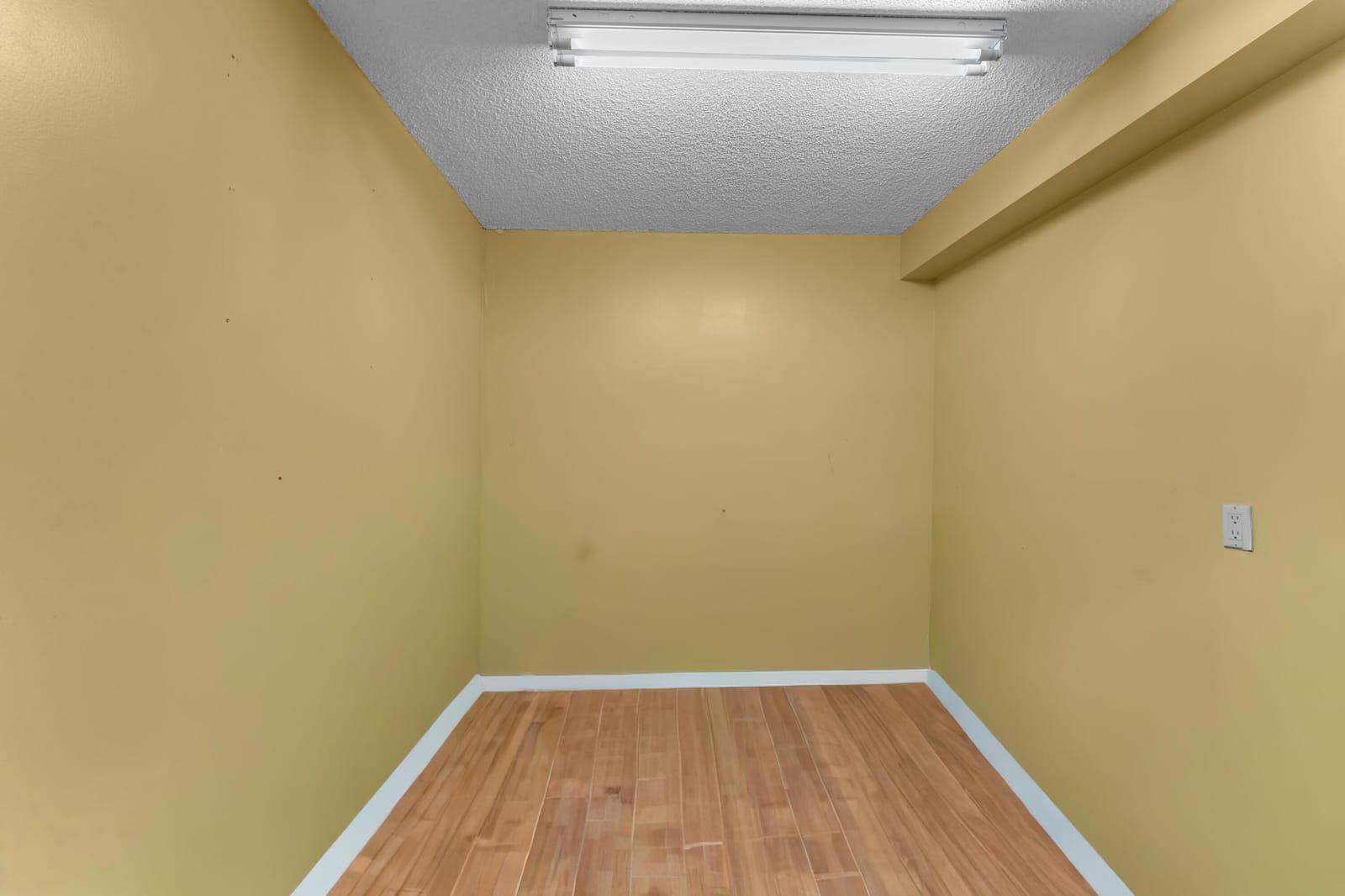 3540 Whitehall Drive 203, West Palm Beach, FL 33401 photo 24