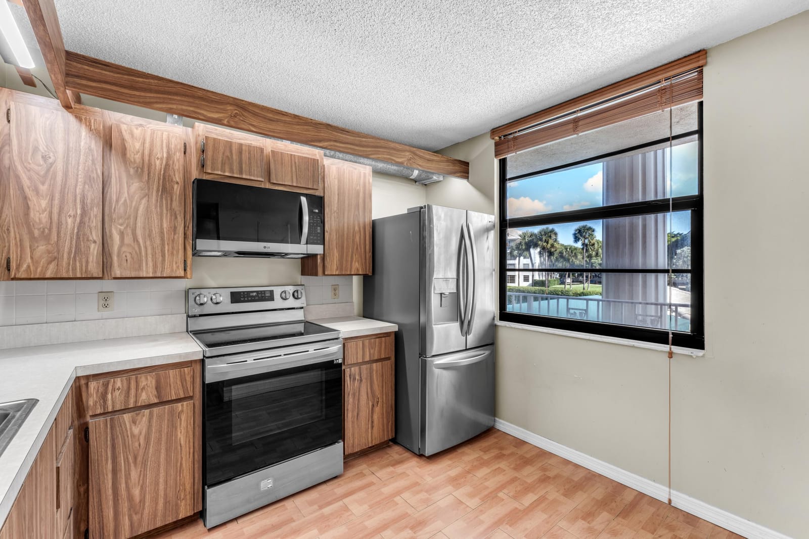 3540 Whitehall Drive 203, West Palm Beach, FL 33401 photo 4