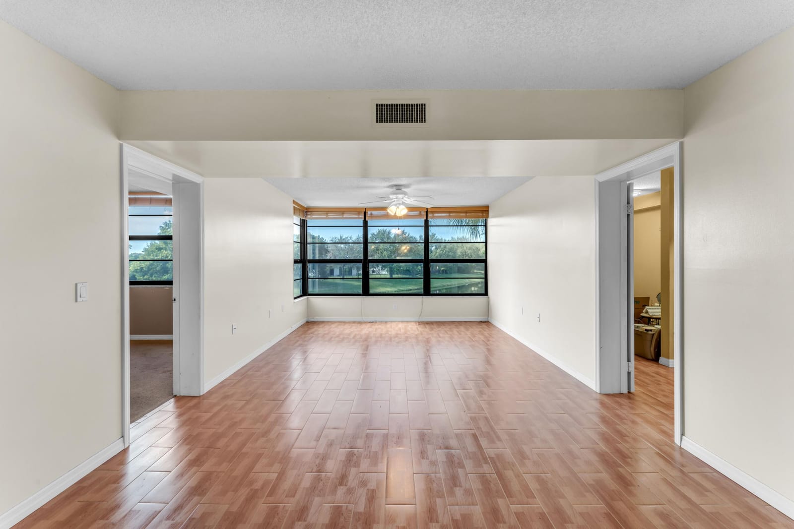 3540 Whitehall Drive 203, West Palm Beach, FL 33401 photo 8
