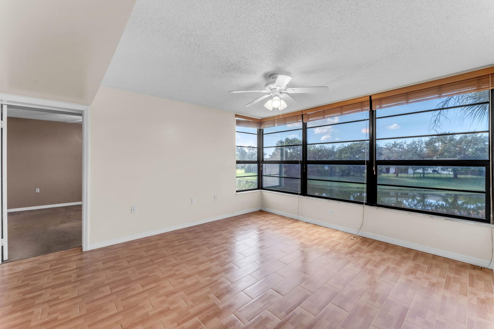 3540 Whitehall Drive 203, West Palm Beach, FL 33401 photo 9