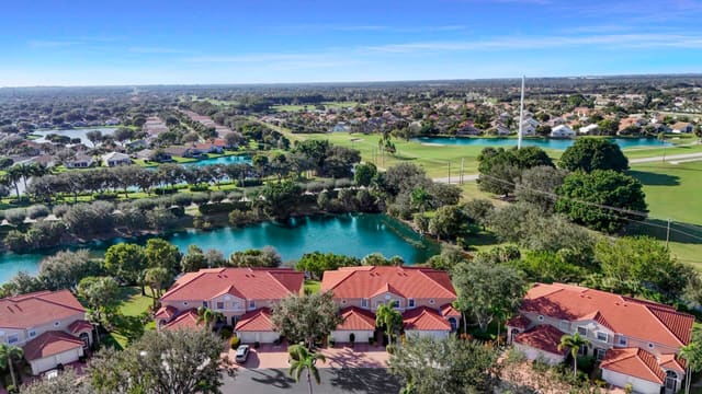 12438 Crystal Pointe Drive 102, Boynton Beach, FL 33437