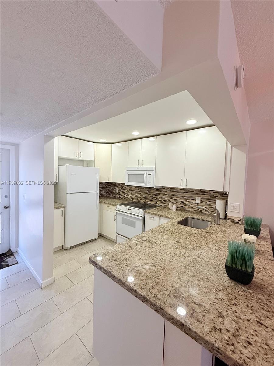 2081 S Ocean Drive 308 — photo 2