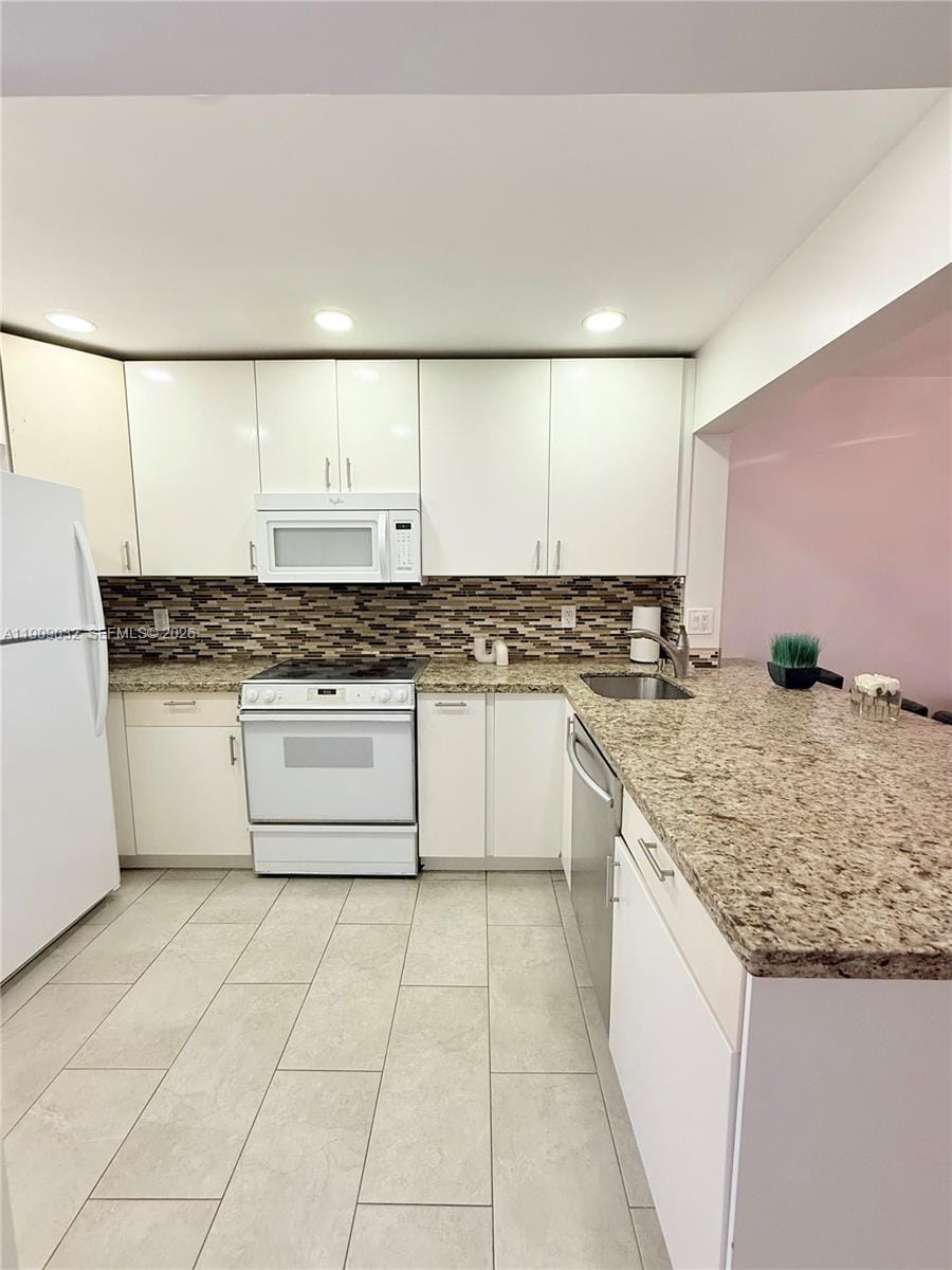 2081 S Ocean Drive 308 — photo 4