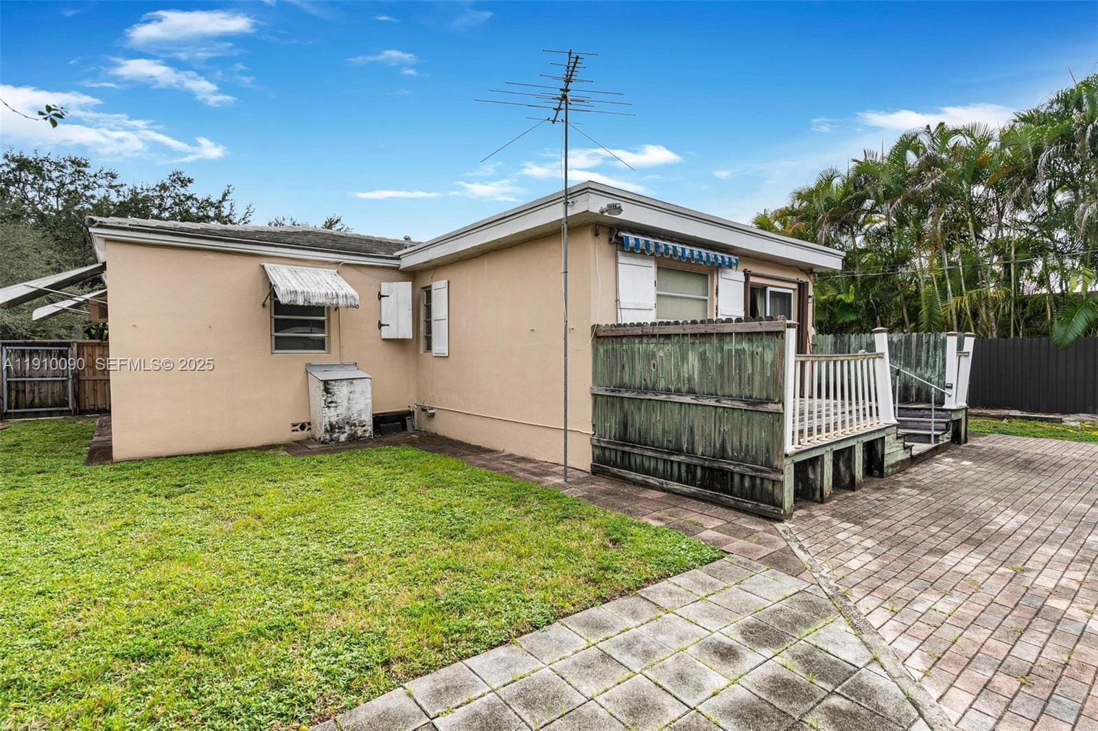 17 N Melrose Drive, Miami Springs, FL 33166 photo 2