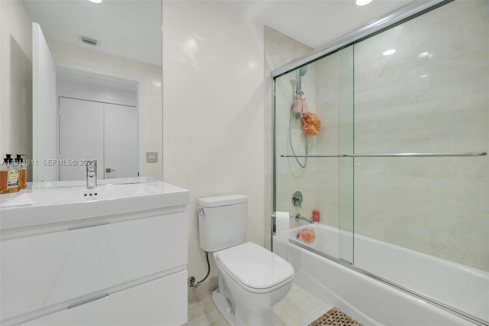 17301 Biscayne Boulevard 910, North Miami Beach, FL 33160 photo 24