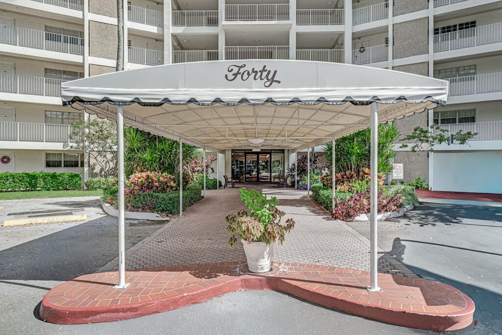 3051 N Course Drive 110, Pompano Beach, FL 33069