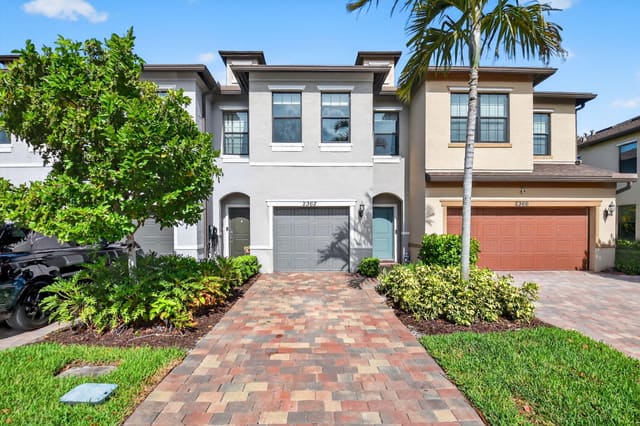 2362 Byron Street, sold in Preston Square, Palm Springs, FL