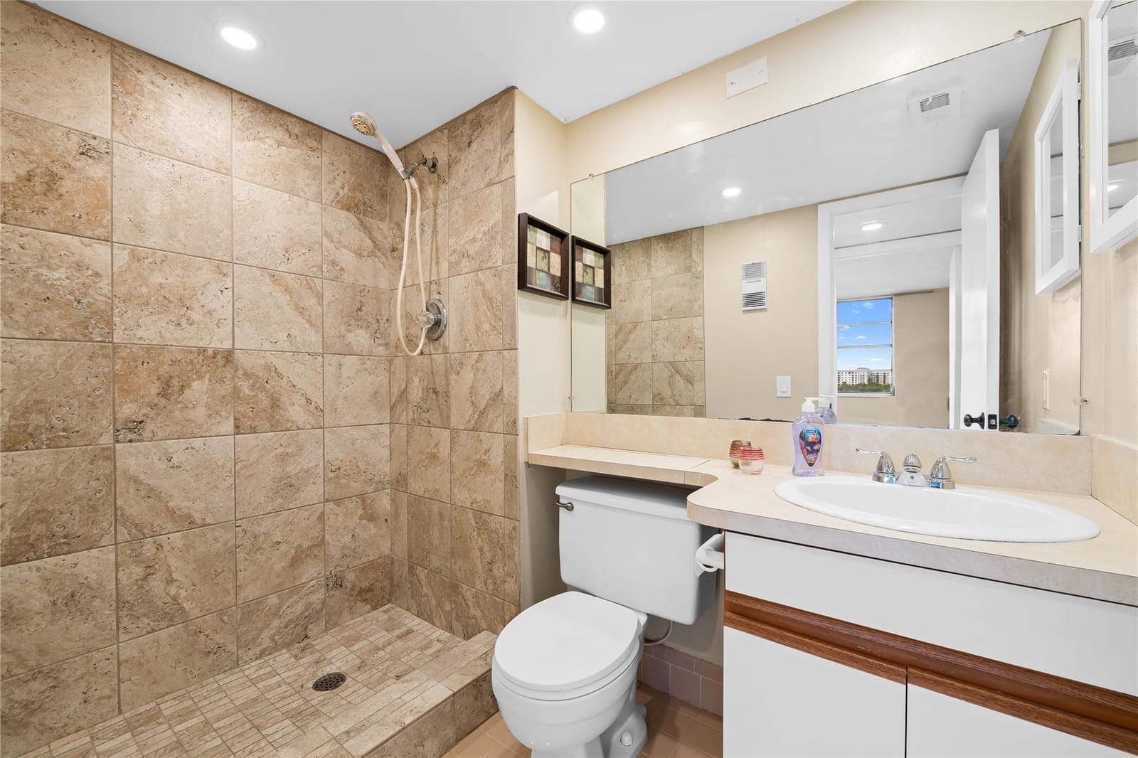3300 W Rolling Hills Circle 610 — photo 11
