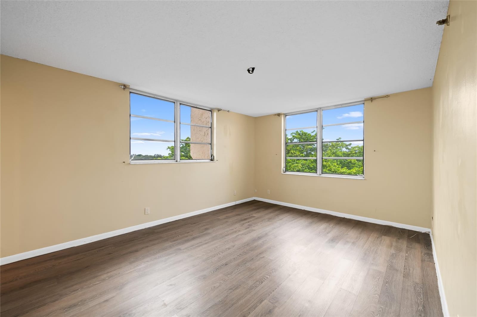 3300 W Rolling Hills Circle 610 — photo 6