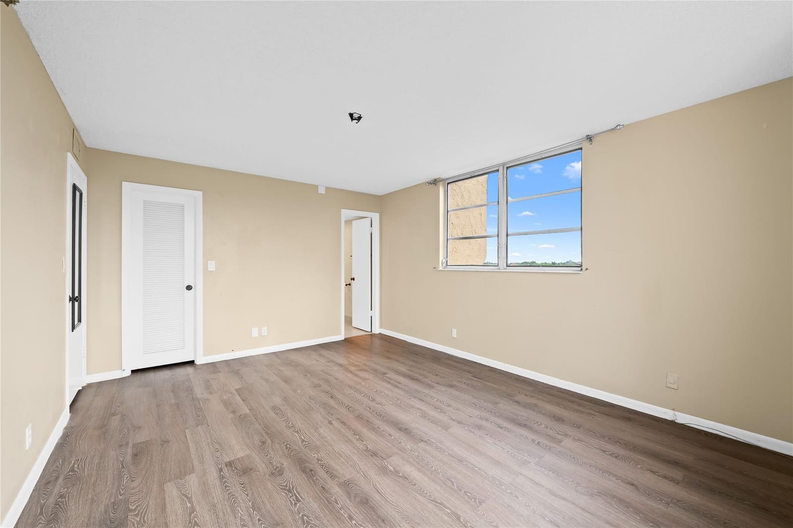 3300 W Rolling Hills Circle 610 — photo 9