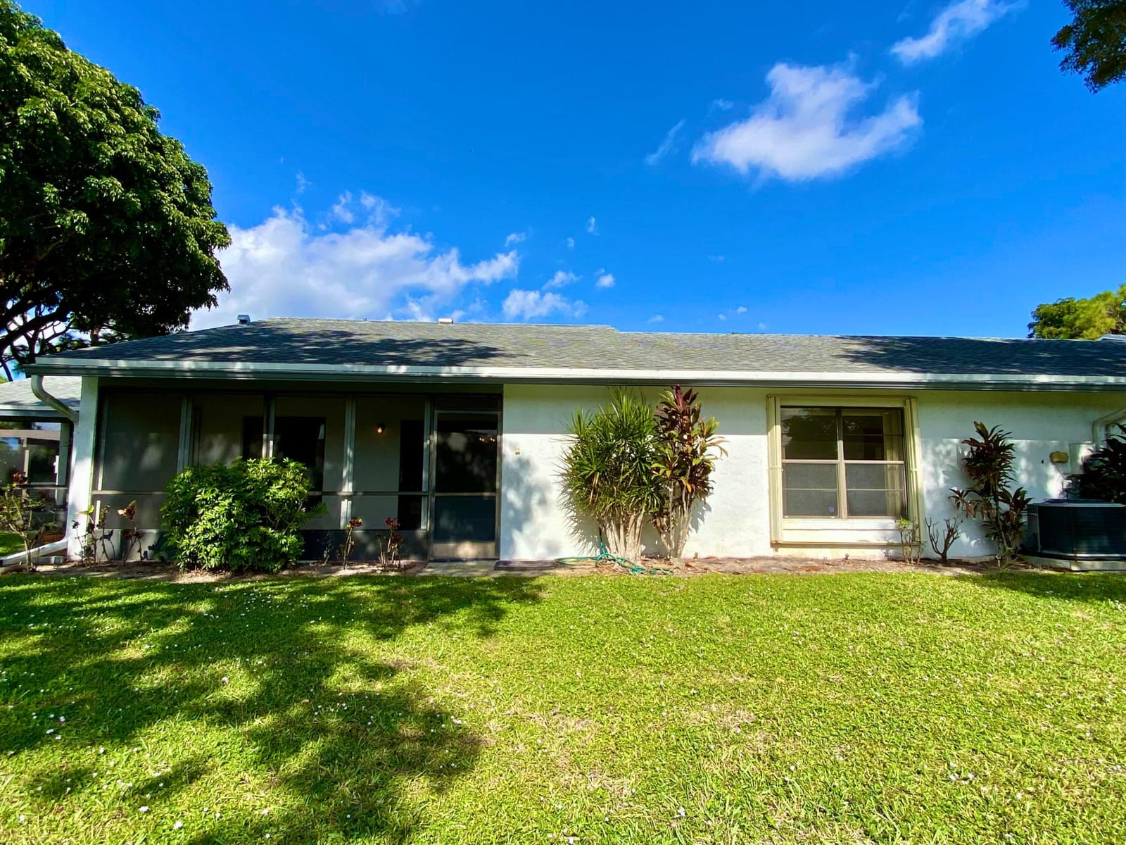6117 Woodlake Boulevard — photo 2