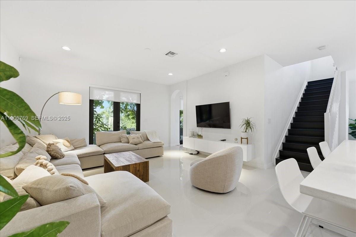 617 NE 191st Street, Miami, FL 33179 photo 7