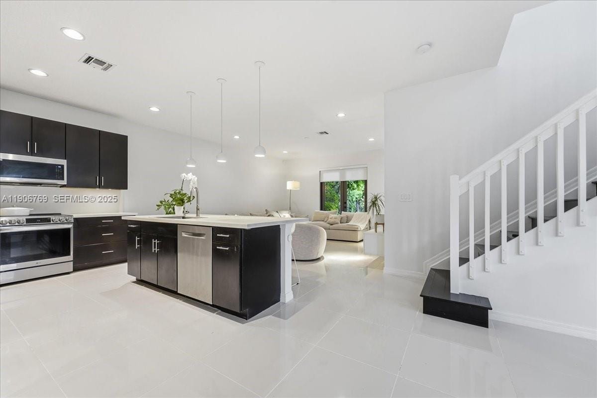 617 NE 191st Street, Miami, FL 33179 photo 14