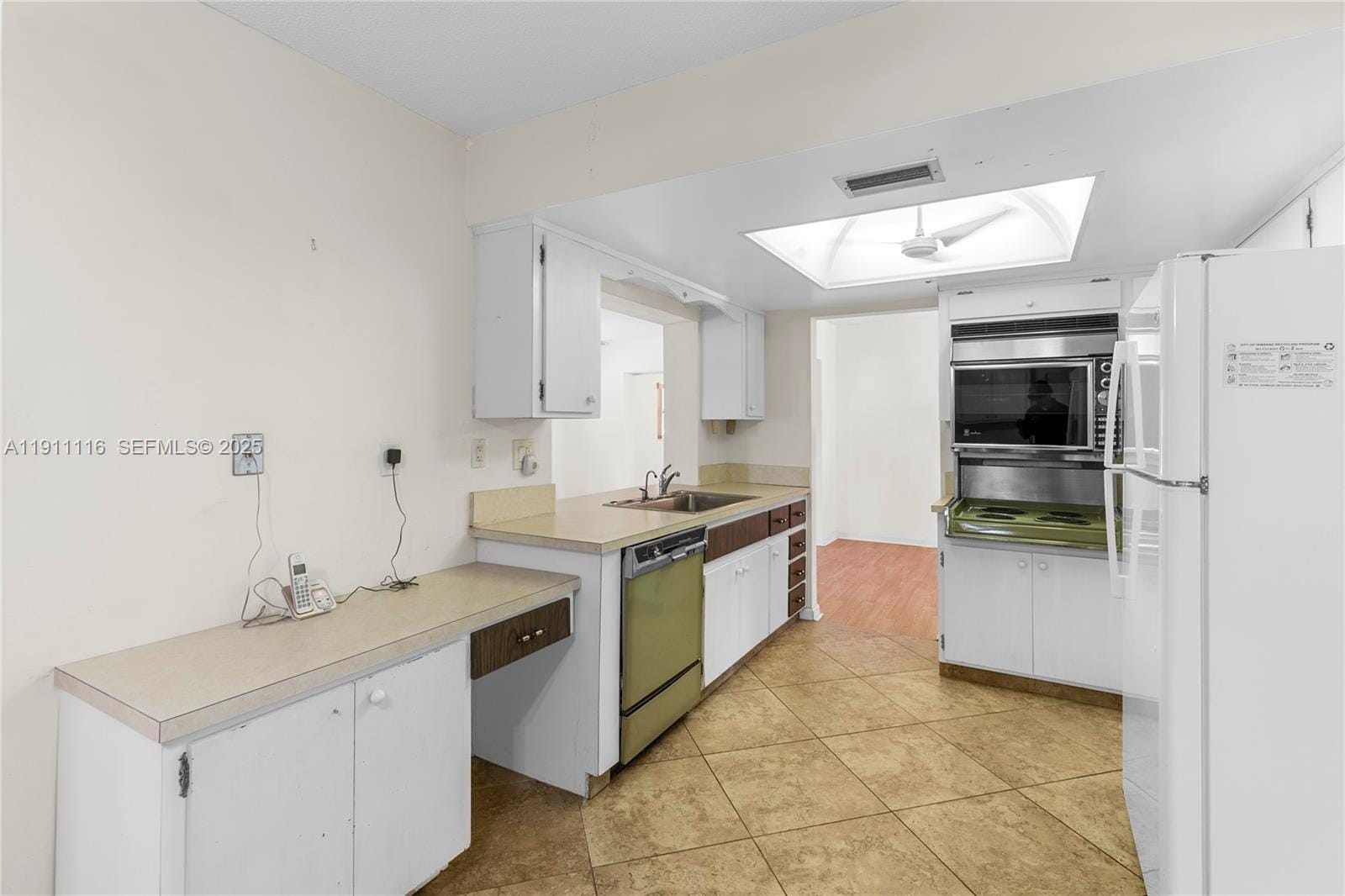 6102 NW 68th Terrace — photo 4